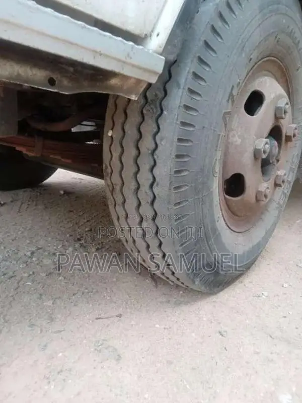 Isuzu ELF 1994 Lorry (Used)