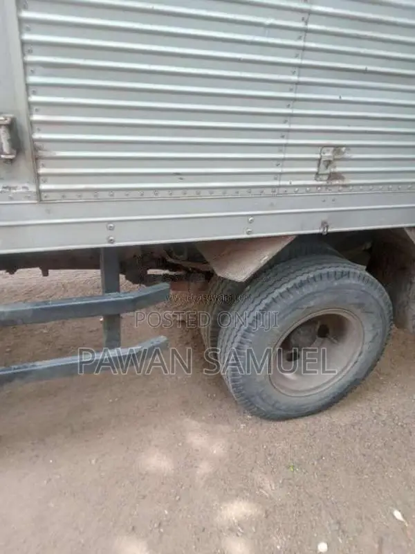 Isuzu ELF 1994 Lorry (Used)