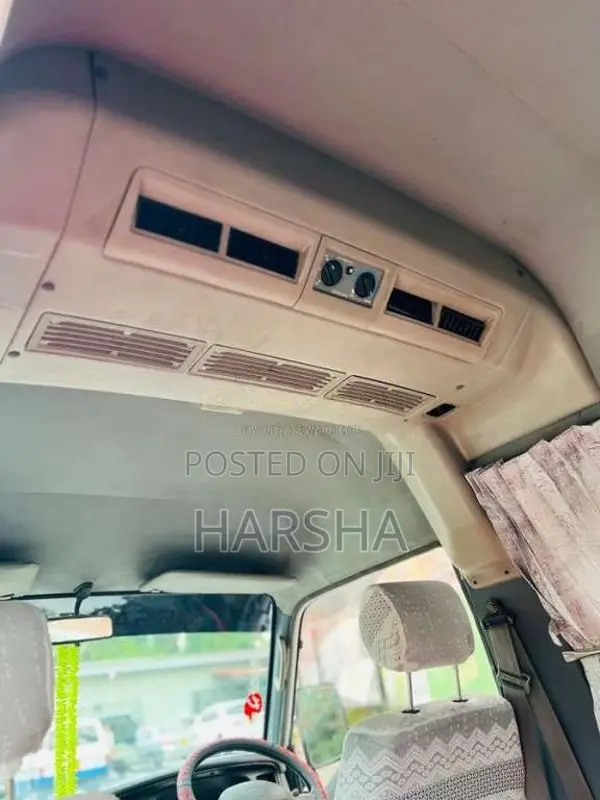 Nissan Caravan 1995 Van (Used)