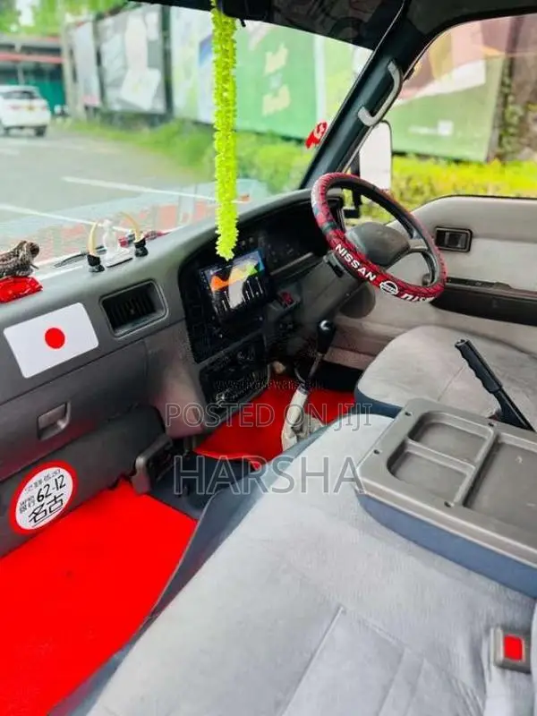 Nissan Caravan 1995 Van (Used)