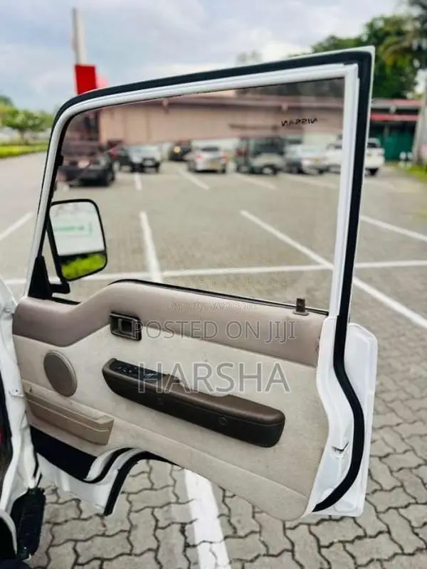 Nissan Caravan 1995 Van (Used)