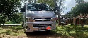 Toyota TRH 2012 Van (Used)