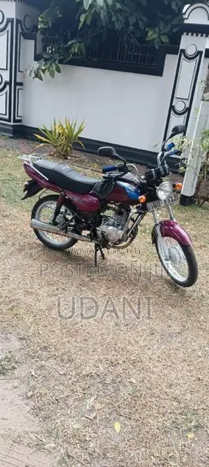 Bajaj Caliber 2004 Motorbike (Used)