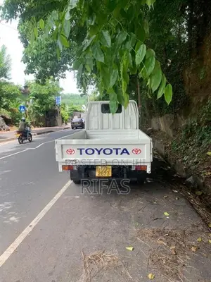 Toyota Dyna 2002 Lorry (Used)