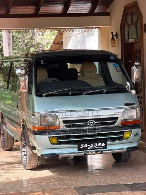 Toyota Dolphin 1990 Van (Used)
