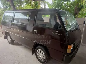 Mitsubishi L300 Delica 1983 Van (Used)
