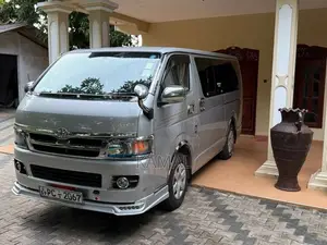 Toyota KDH 200 2006 Van (Used)