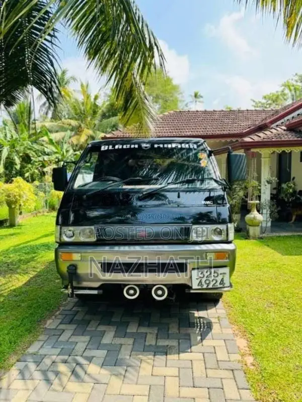 Mitsubishi PO5 1990 Van (Used)