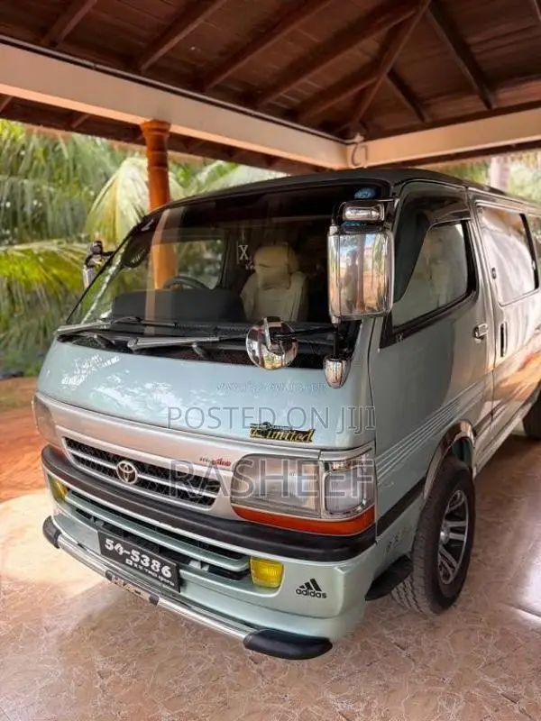 Toyota Dolphin 1990 Van (Used)