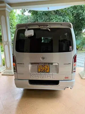 Toyota KDH 200 2006 Van (Used)