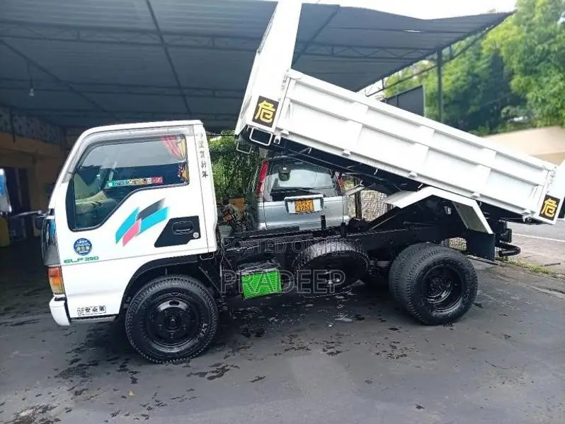 Isuzu Tipper 1997 Lorry (Used)
