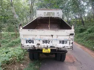 Isuzu Tipper 4HF1 2002 Lorry (Used)