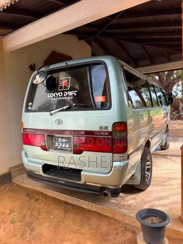 Toyota Dolphin 1990 Van (Used)