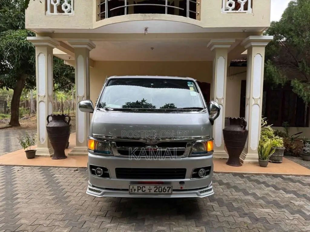 Toyota KDH 200 2006 Van (Used)