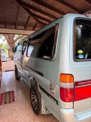 Toyota Dolphin 1990 Van (Used)