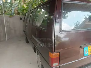 Mitsubishi L300 Delica 1983 Van (Used)