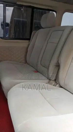 Toyota KDH 200 2006 Van (Used)