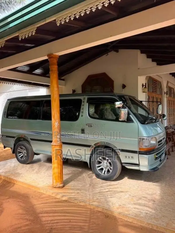 Toyota Dolphin 1990 Van (Used)