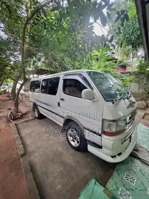 Toyota Dolphin 1993 Van (Used)