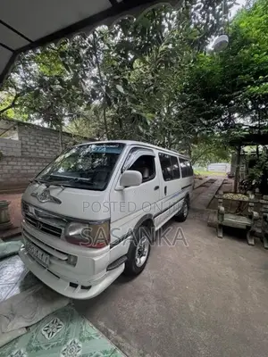 Toyota Dolphin 1993 Van (Used)