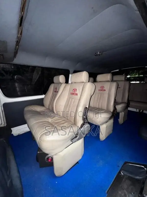 Toyota Dolphin 1993 Van (Used)