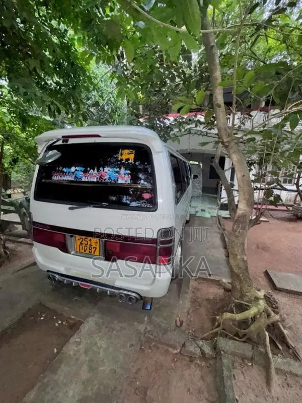 Toyota Dolphin 1993 Van (Used)