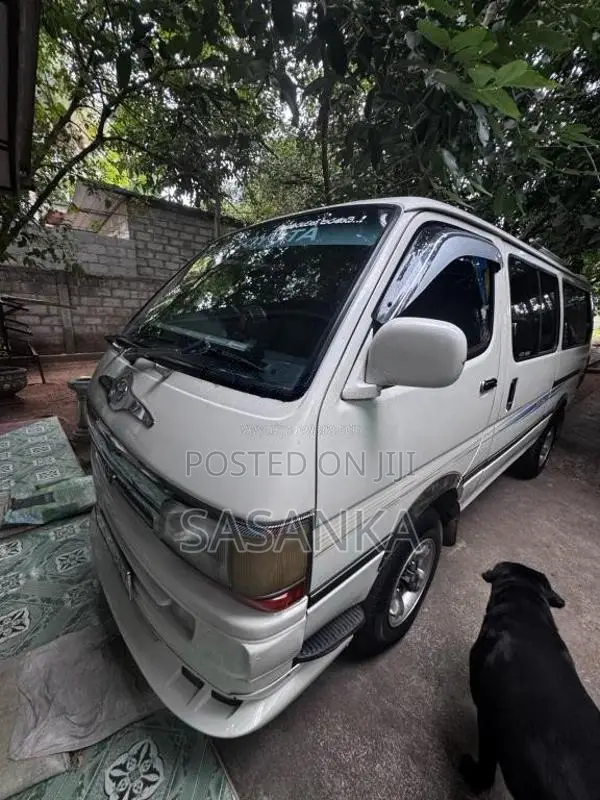 Toyota Dolphin 1993 Van (Used)