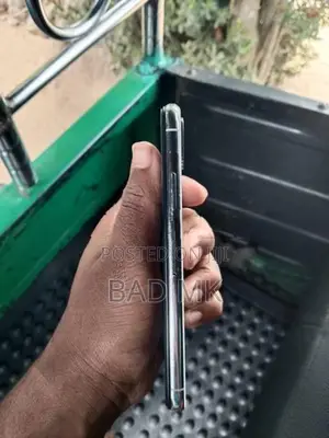 Apple iPhone X (Used)
