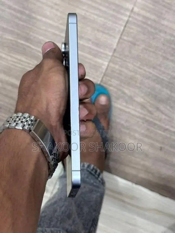 Samsung Galaxy S25 FE (Used)
