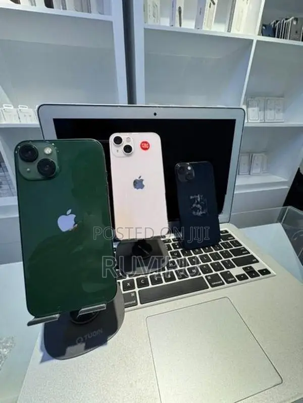 Apple iPhone 13 (Used)