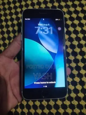Apple iPhone SE 2 I phone 128 (Used)