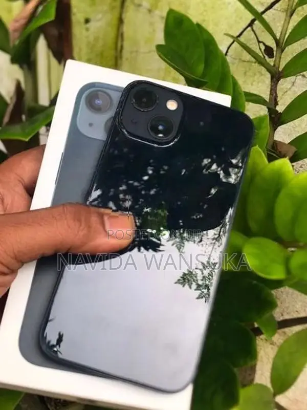 Apple iPhone 13 (Used)