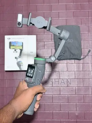 DJI Osmo Mobile 8P Advanced Tracking Combo