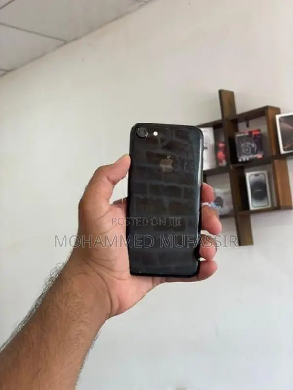 Apple iPhone 7 128GB (Used)