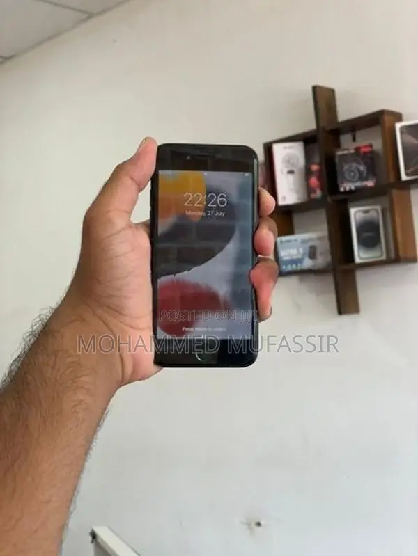 Apple iPhone 7 128GB (Used)