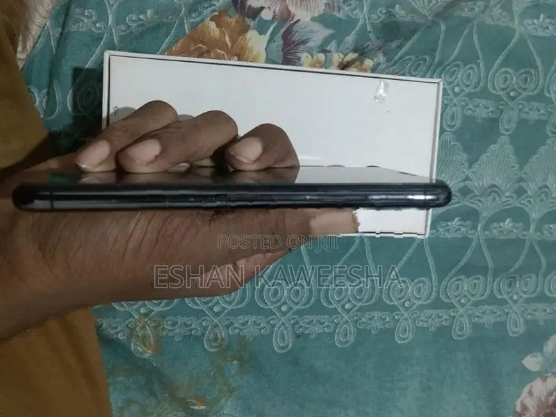 Apple iPhone XS (Used)