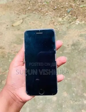 Apple iPhone SE 2 (Used)