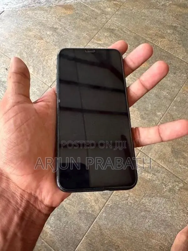 Apple iPhone XS (Used)