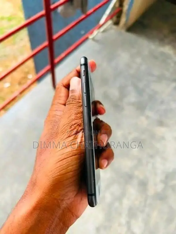 Apple iPhone 8 Good (Used)