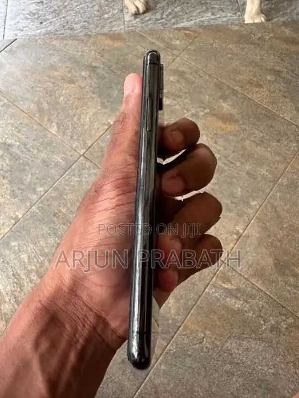 Apple iPhone XS (Used)