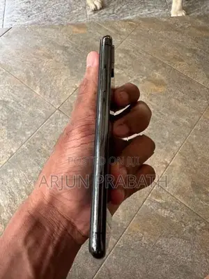 Apple iPhone XS (Used)