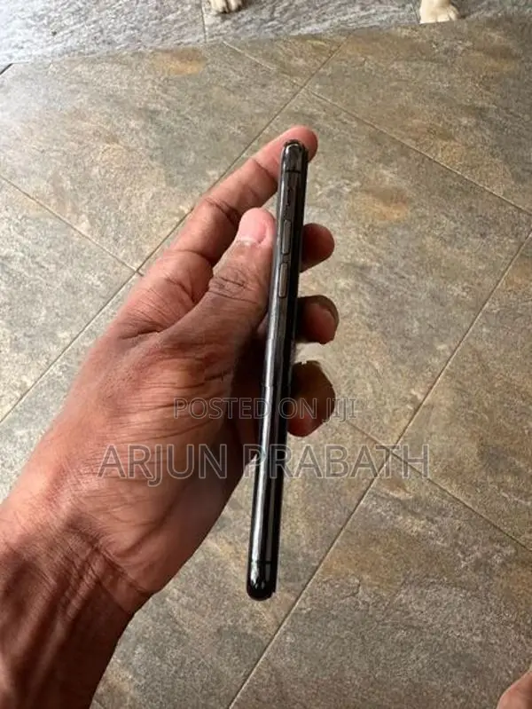 Apple iPhone XS (Used)