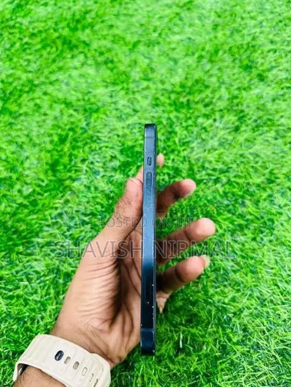 Apple iPhone 13 (Used)