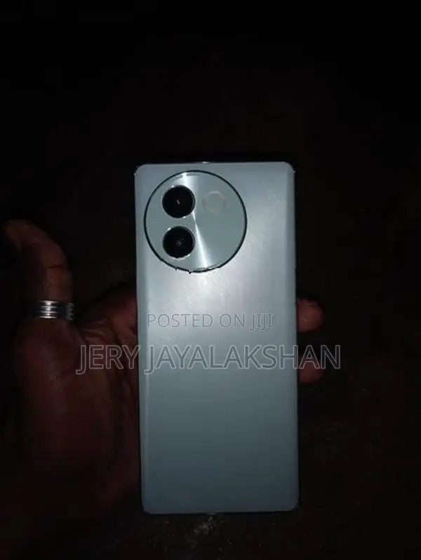 Vivo V30e (Used)