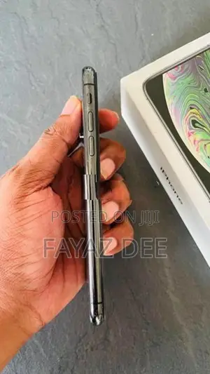 Apple iPhone XS (Used)