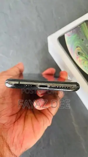 Apple iPhone XS (Used)