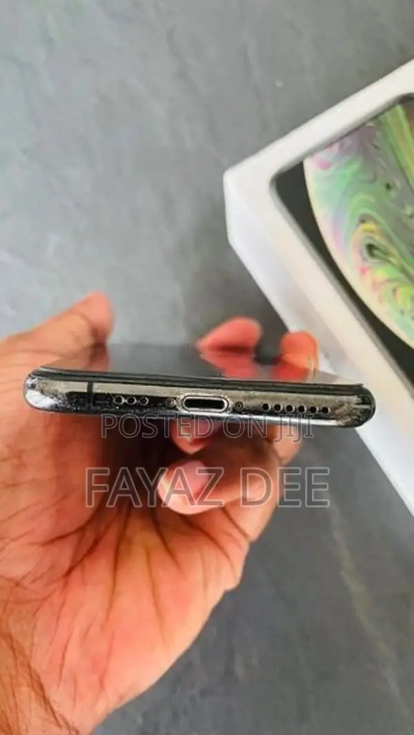 Apple iPhone XS (Used)