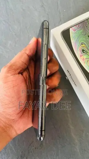 Apple iPhone XS (Used)