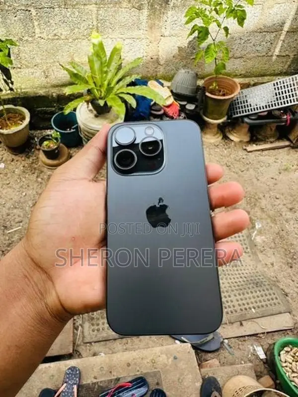 Apple iPhone 15 Pro (Used)