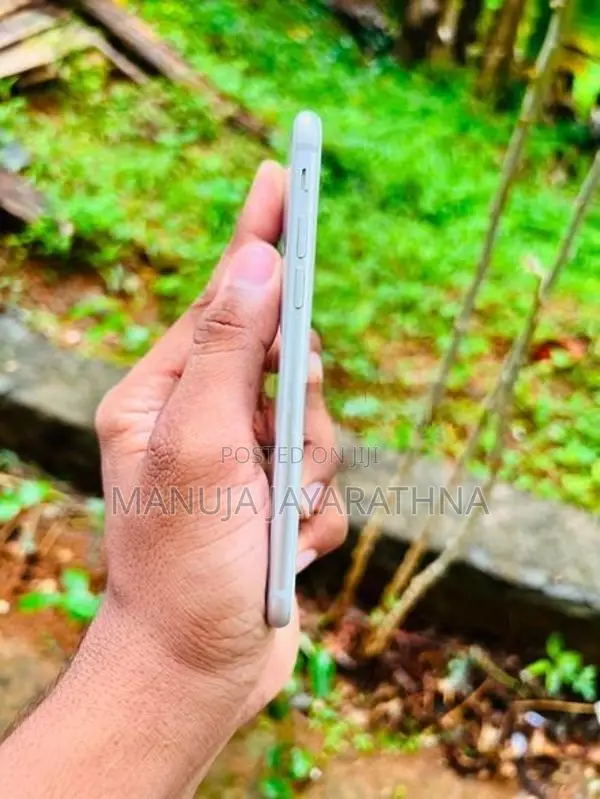 Apple iPhone 8 (Used)